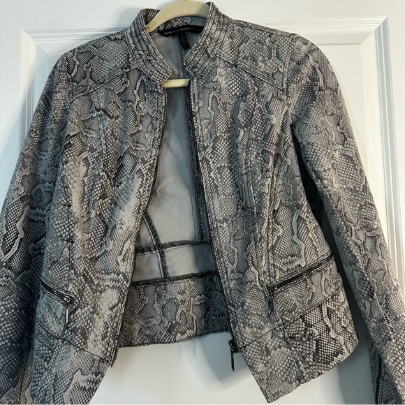 White House Black Market Snakeskin Print Moto Jacket Women’s Size 2 - Picture 10 of 11